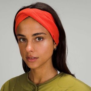 Lululemon Twist Knit Ear Warmer (Autumn Red)